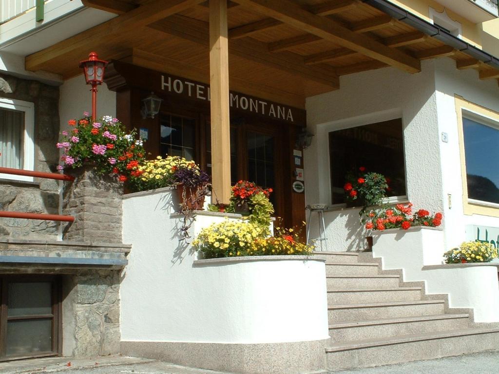 Hotel Montana Pozza di Fassa Exterior foto